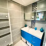 Comfort & Wifi - - 4 Pers - Tram B Apartmán