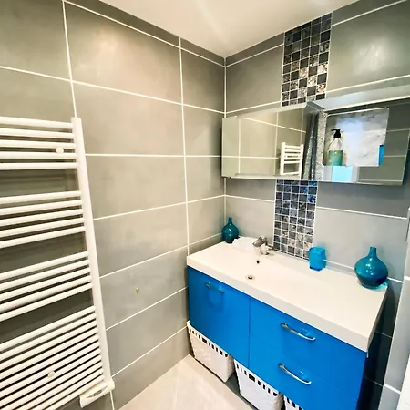 Comfort & Wifi - - 4 Pers - Tram B アパート