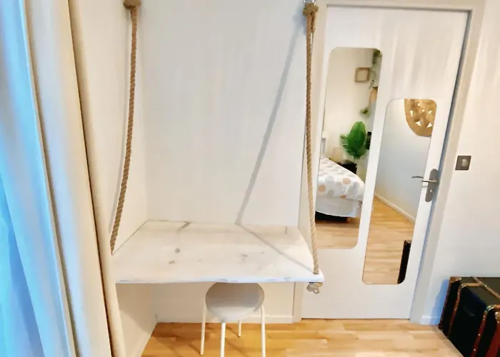 Comfort & Wifi - - 4 Pers - Tram B Apartament